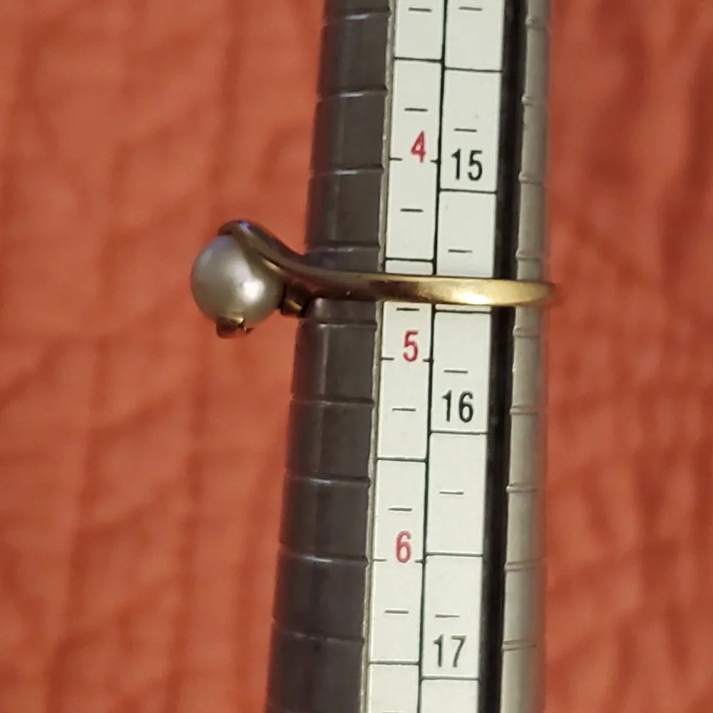 Vintage genuine pearl ring